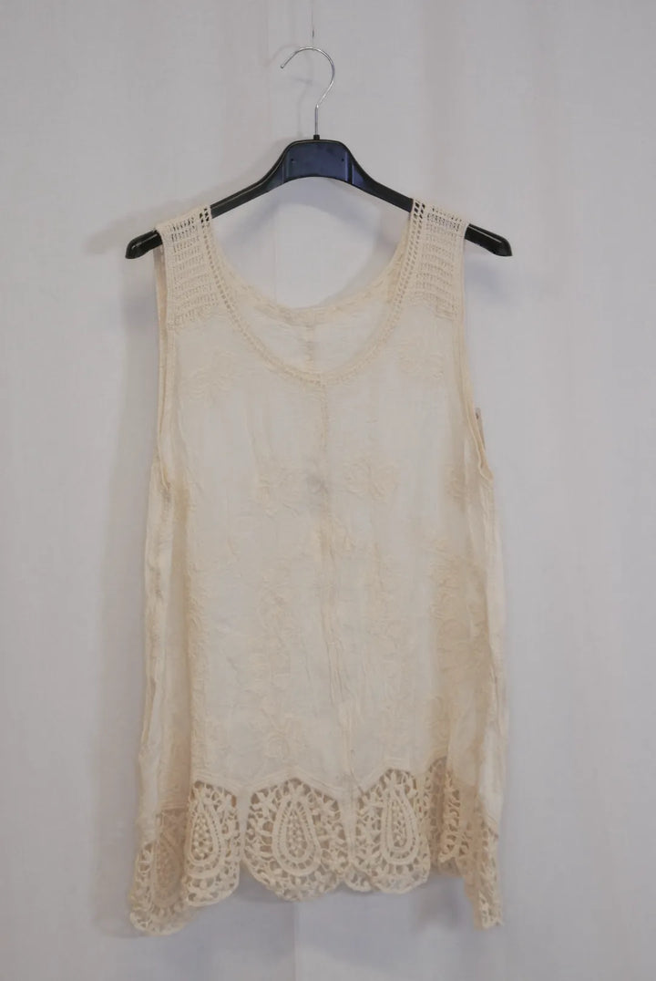 Toppi pitsihelmalla Silja