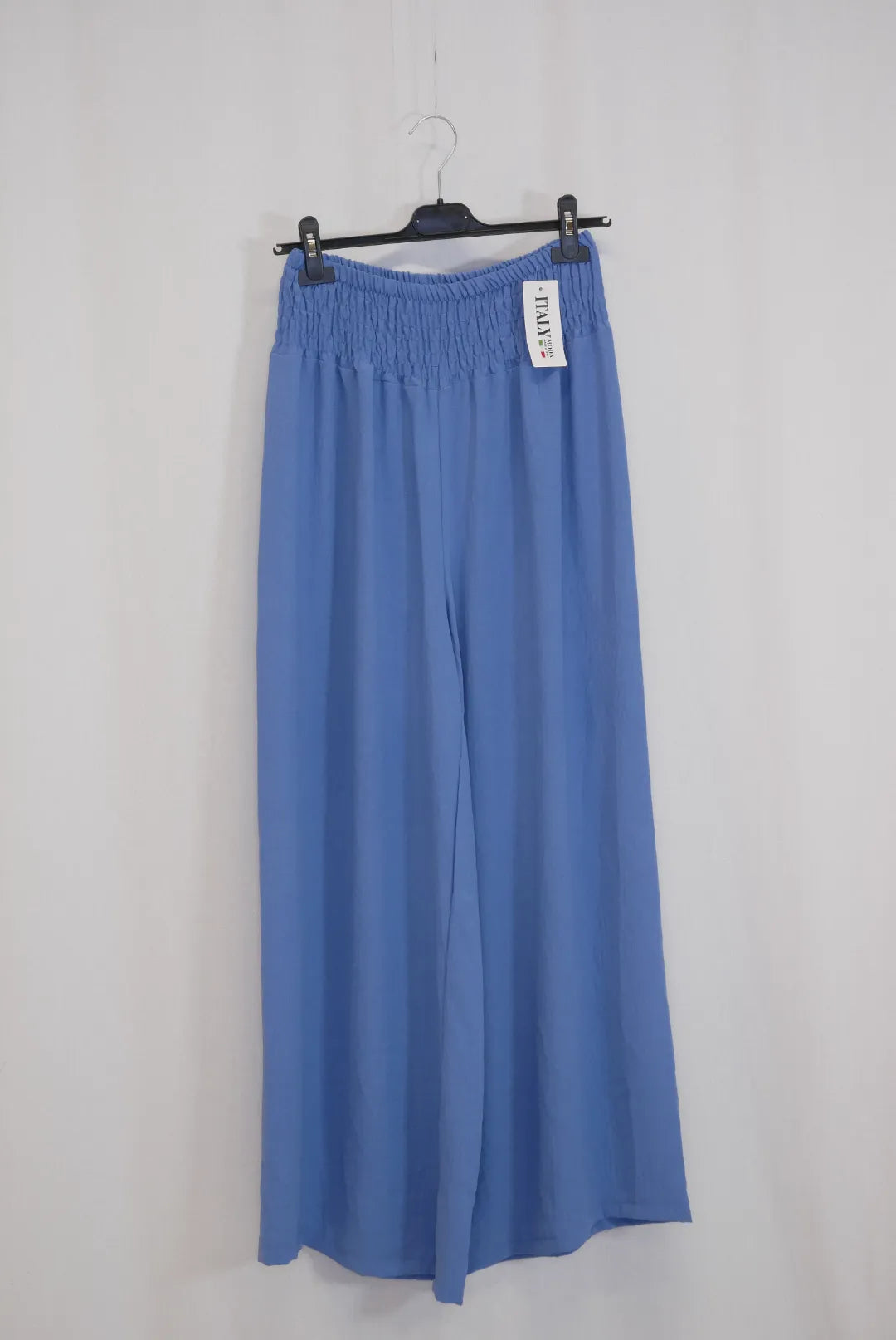 Leveälahkeiset housut Janita