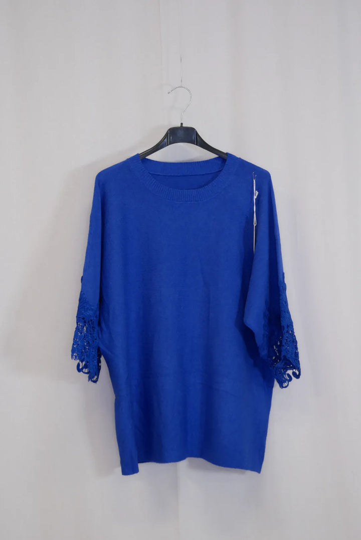 Neule pitsihihoilla Lola