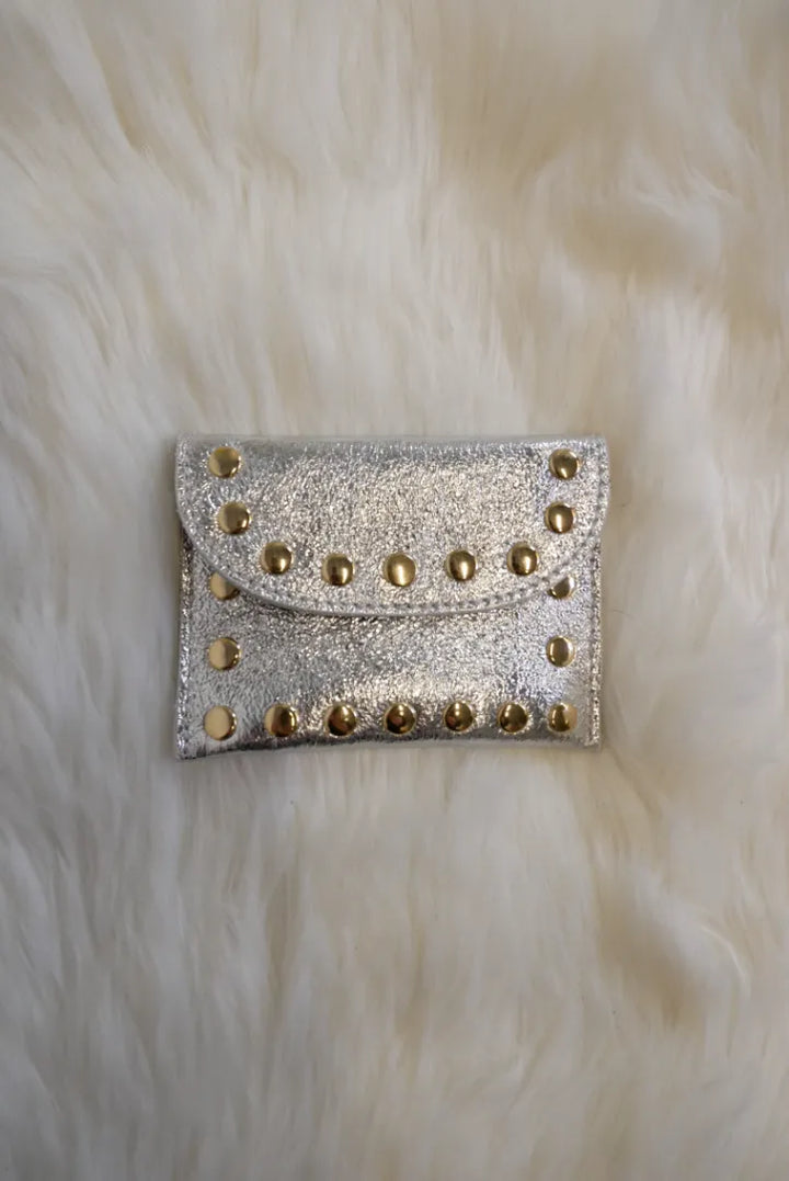 Pussukka / nahkaa Laila