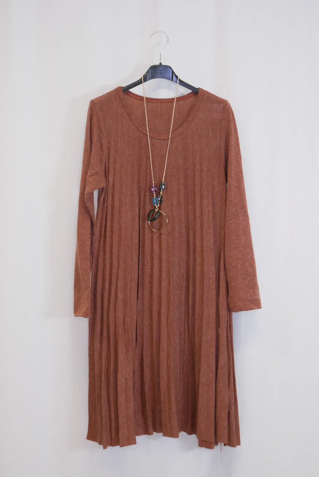 Pliseerattu neulemekko Heli