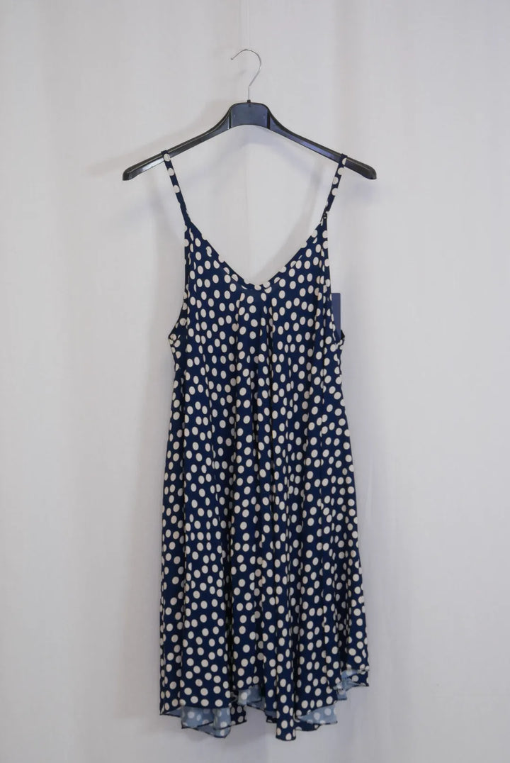 Hihaton mekko pallokuviolla Eevi