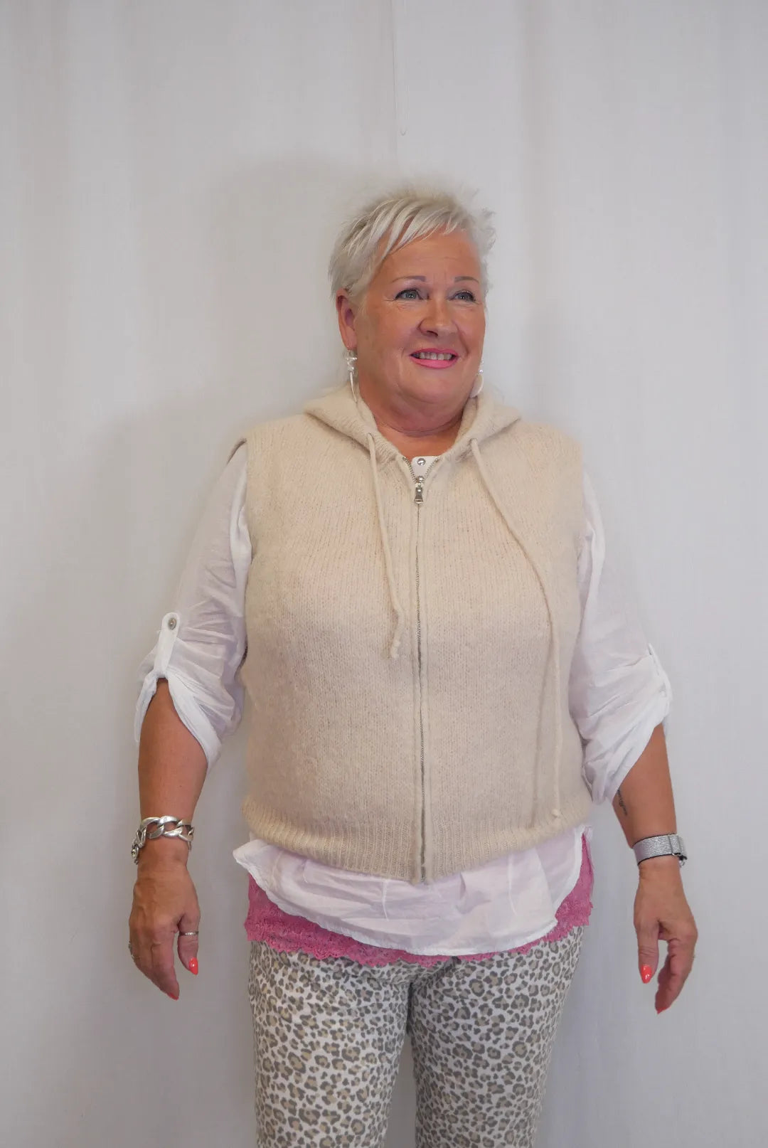 Neule hupulla S-L Hilla