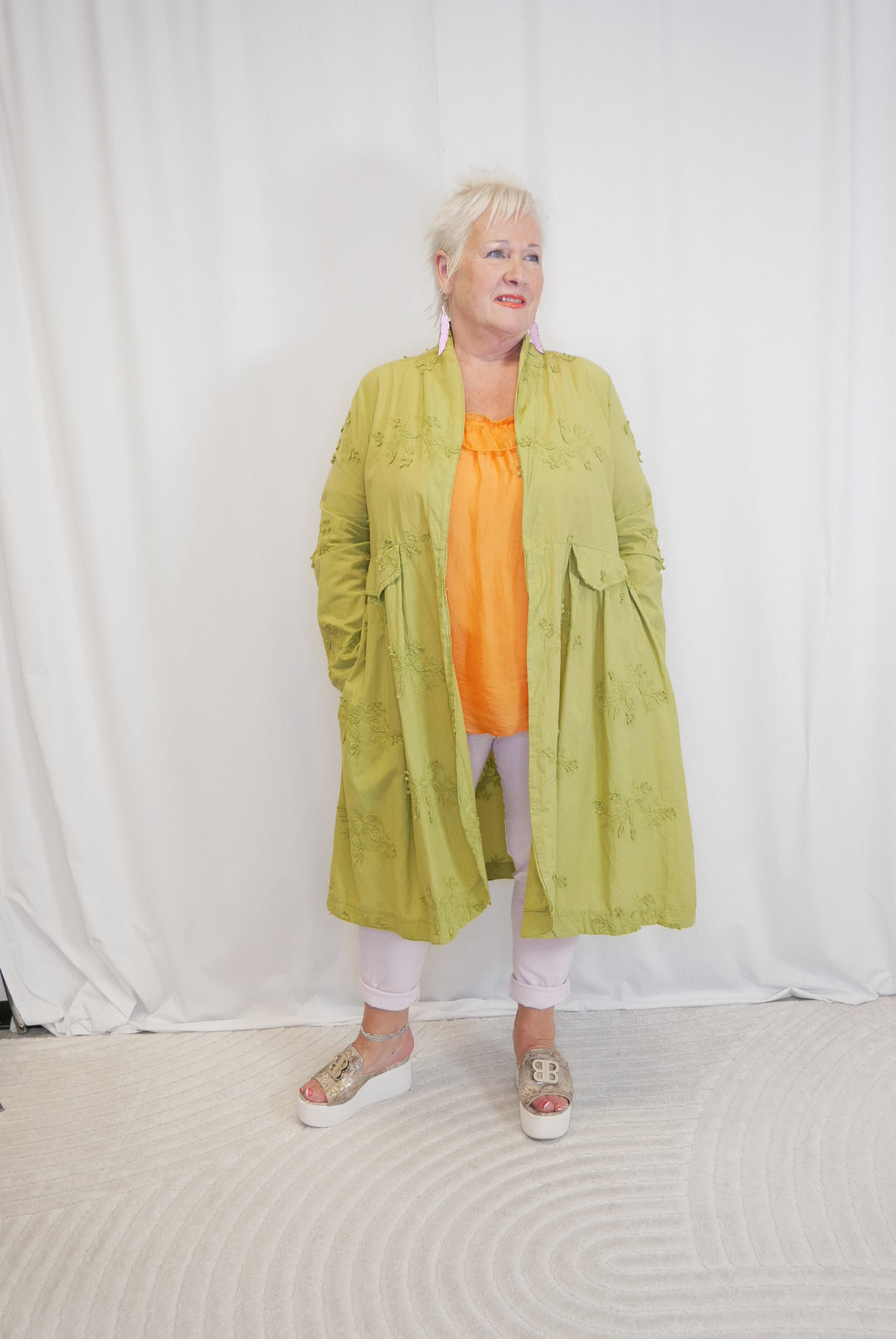 Kukkakirjailtu puuvillajakku