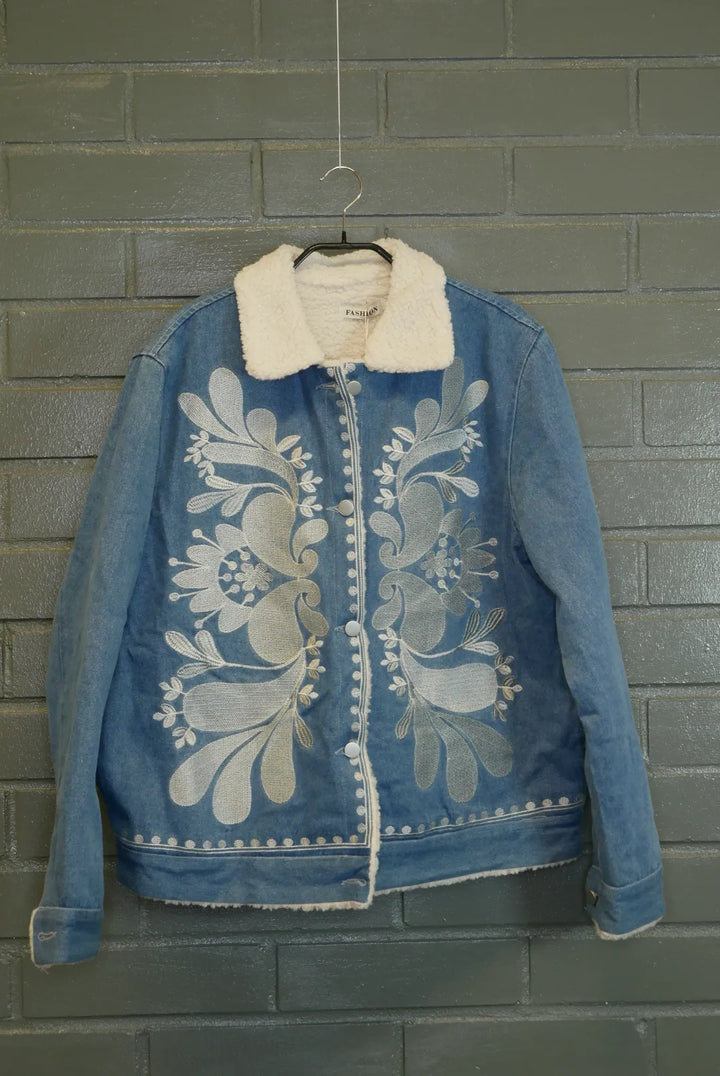 Farkkutakki teddyvuorella Pipsa