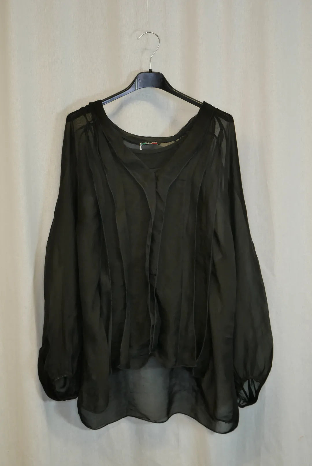 Pitkähihainen silkkipaita röyhelöillä Sisko