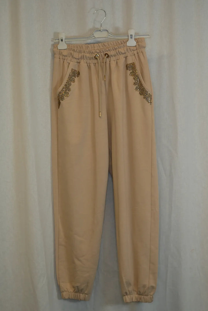 Collegeasu Hilkka / Tatu