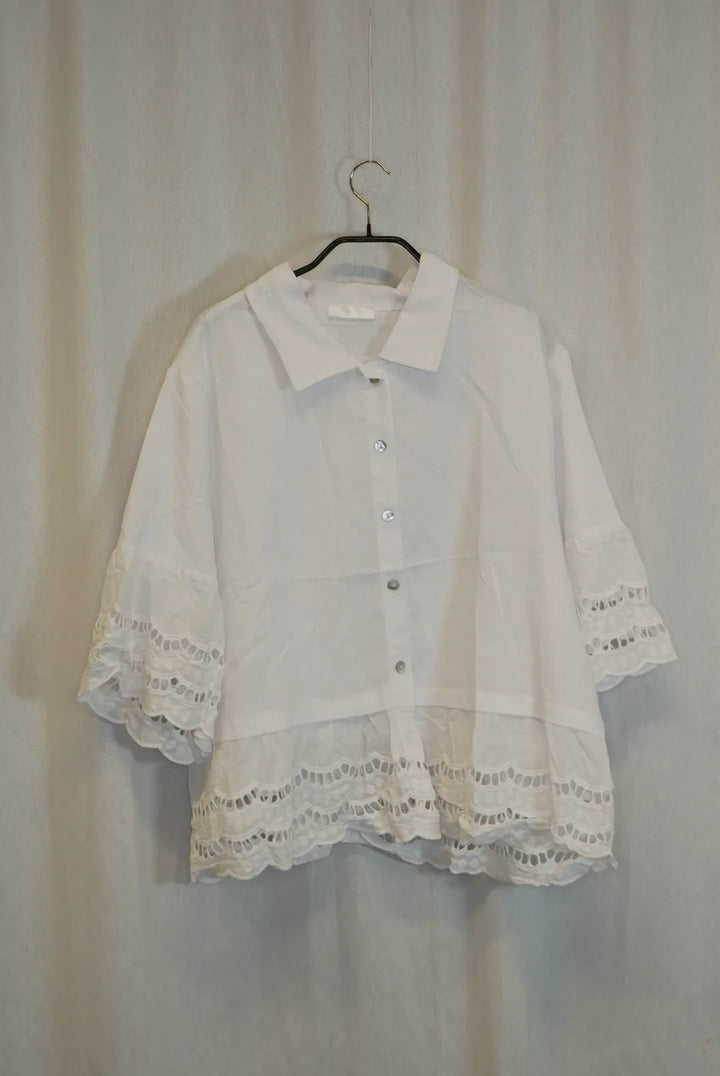 Paita napeilla Rebekka