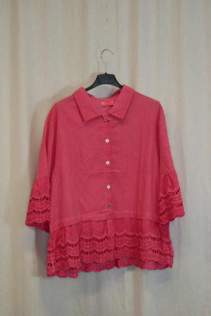 Paita napeilla Rebekka