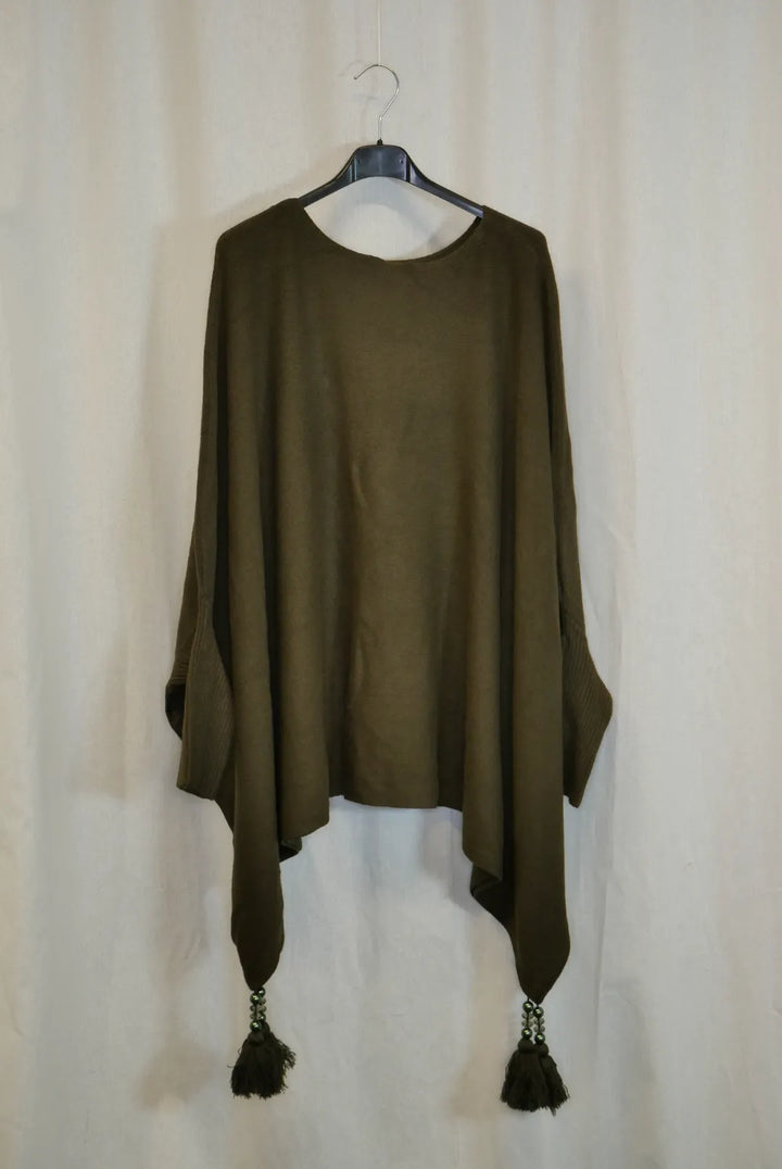 Poncho hihoilla Mirella