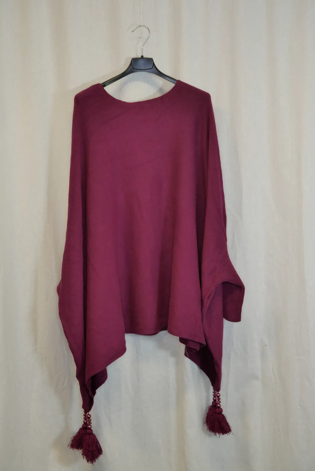 Poncho hihoilla Mirella