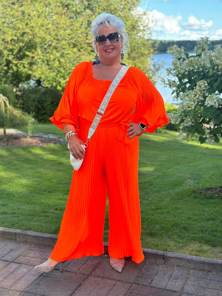 Pliseerattu haalari Netta