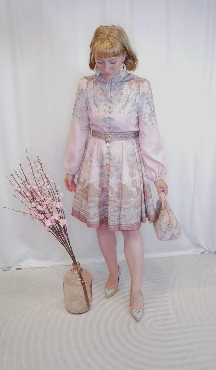 Pitkähihainen mekko