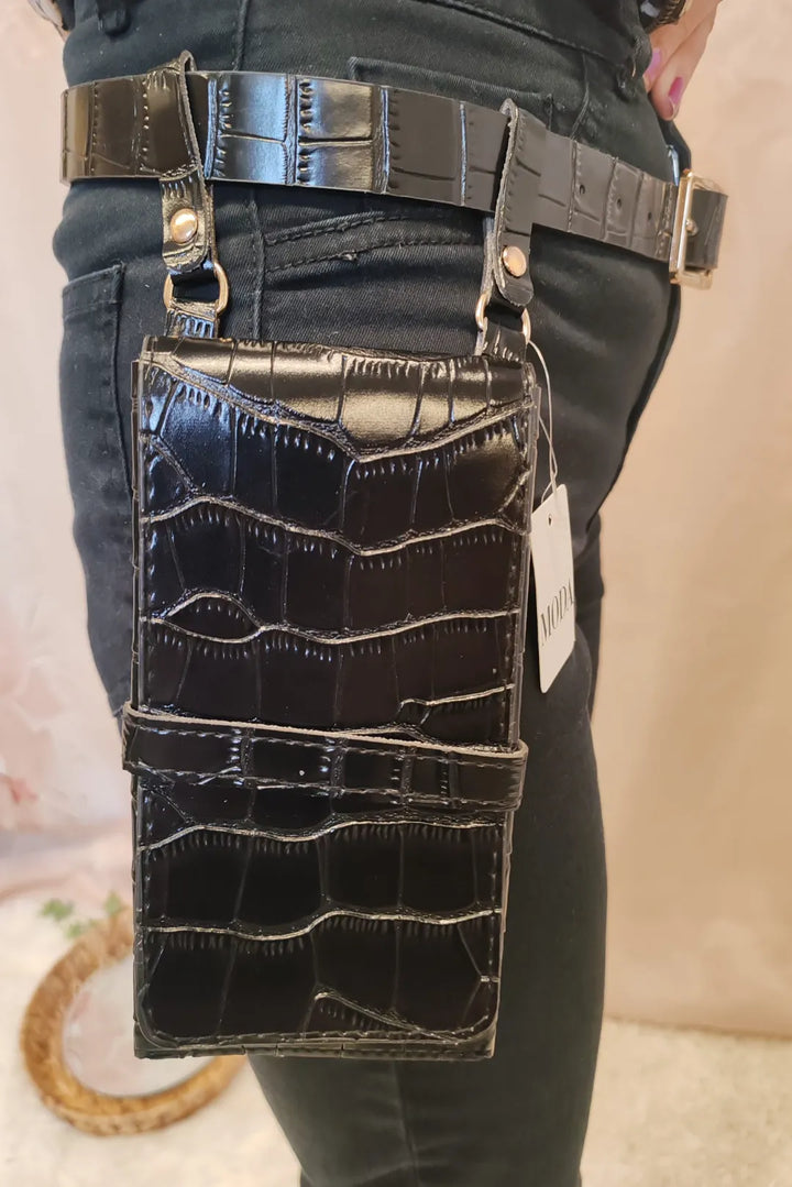 Vyö irroitettavilla laukuilla