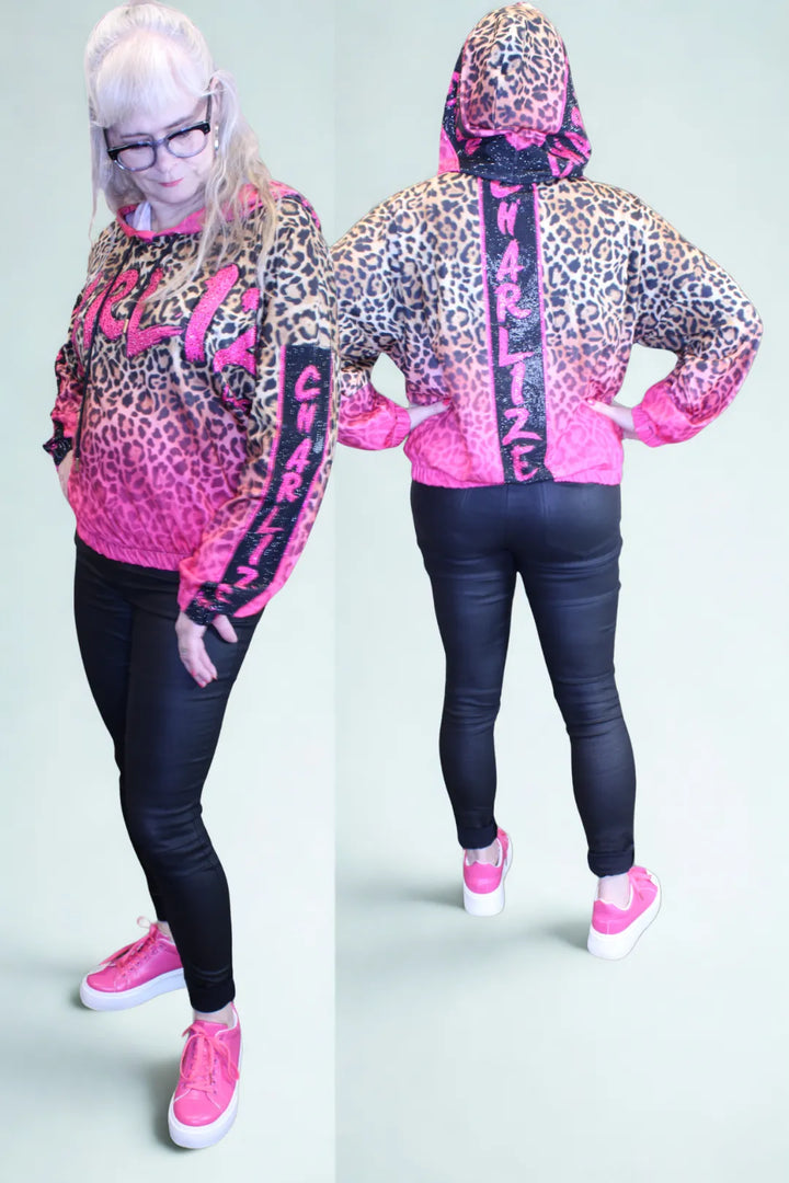 Liukuvärjätty leopardihuppari, näyttävä leopardikuosi, rento malli, täydellinen vapaa-aikaan