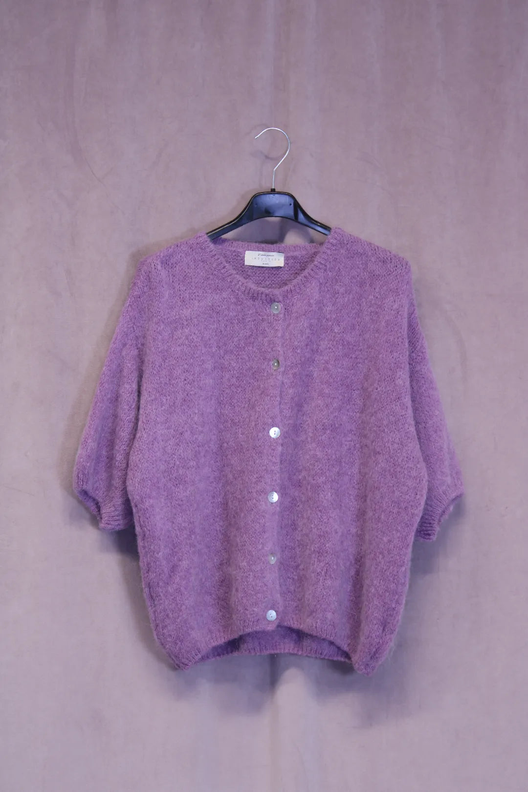 Lyhythihainen neule napeilla Martha