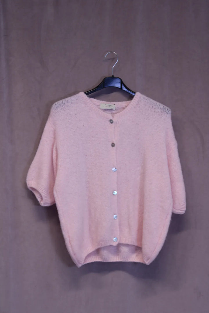 Lyhythihainen neule napeilla Martha