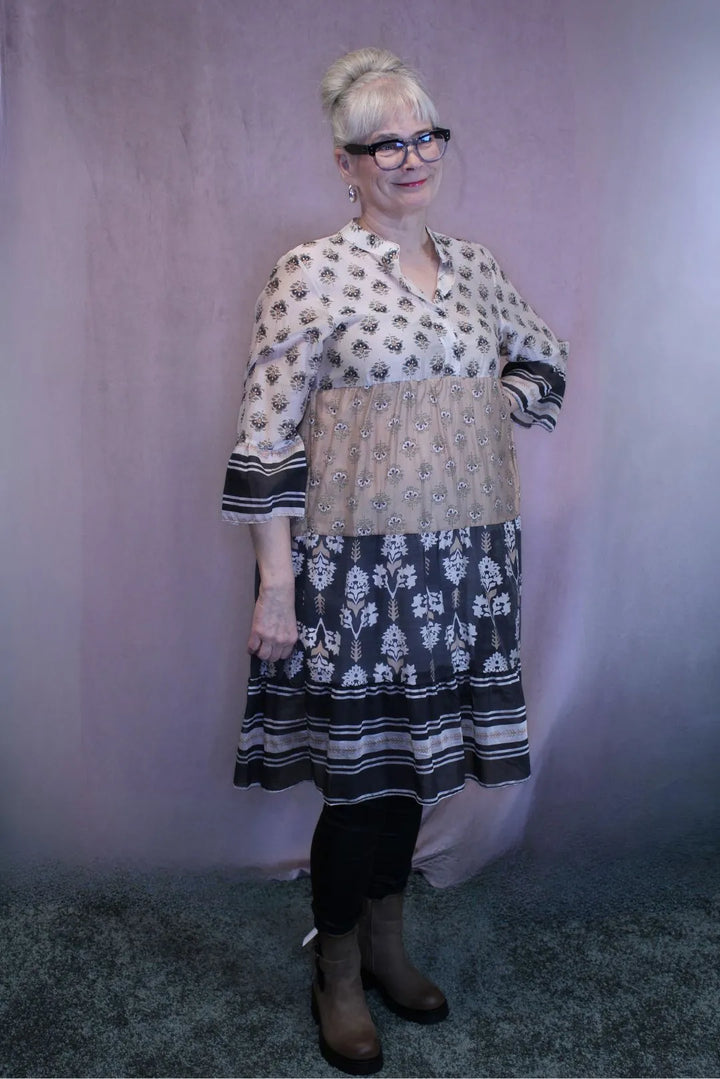 Kuvioitu mekko Arja L