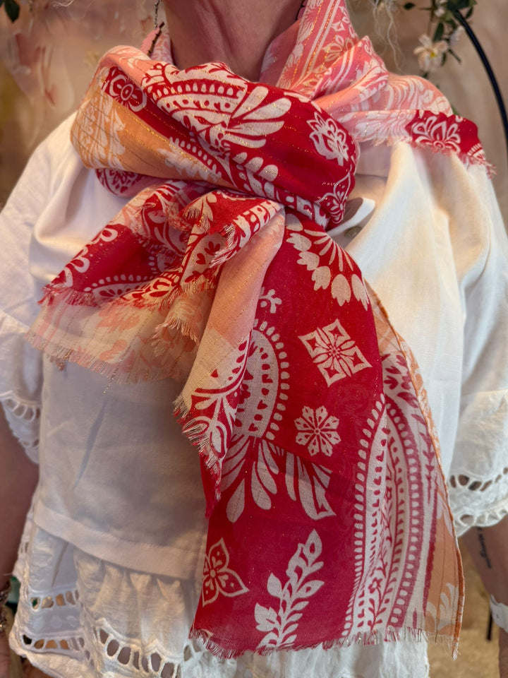 Huivi kuviolla - Orvokki